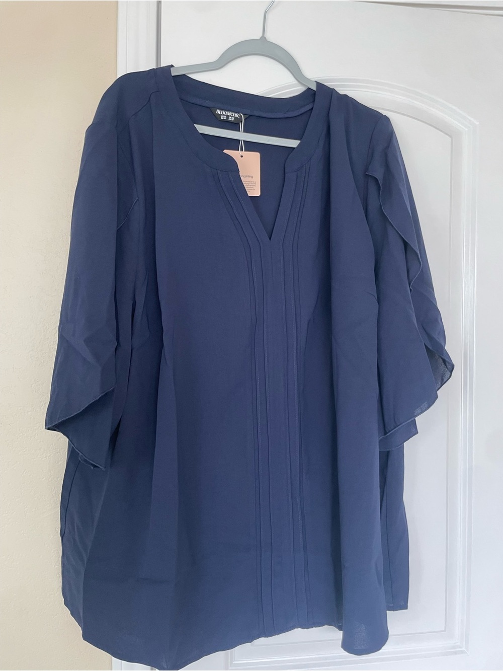 Bloomchic size 26 Navy Pintuck V-Neck Blouse